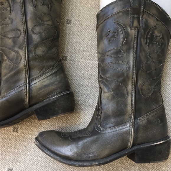 Boots - Picture 3 of 4